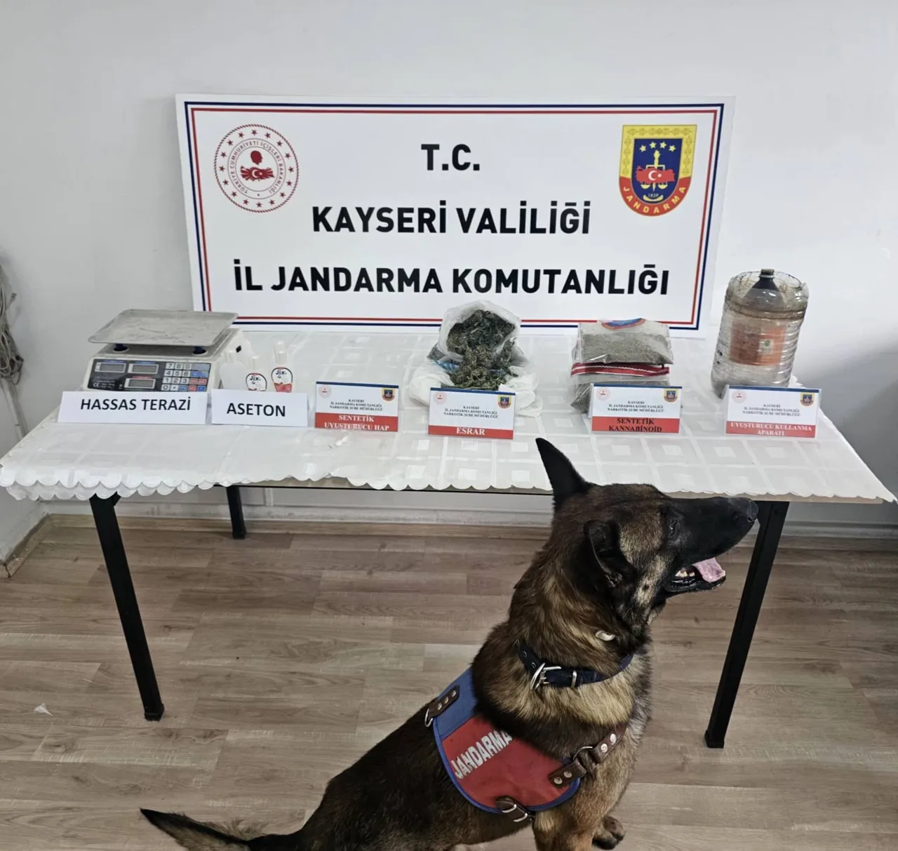 ZEHİR TACİRLERİNE JANDARMA DARBESİ: KOCASİNAS’DA 2 TORBACI YAKALANDI! — haber görseli
