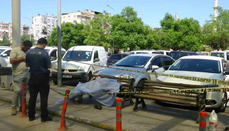 Antalya'da 61 Yaşındaki Evsiz Adam Hastane Önünde Ölü Bulundu — haber görseli