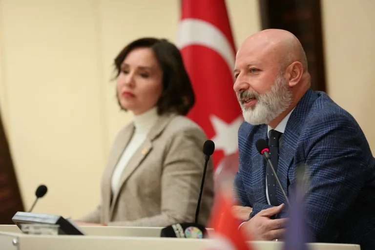 Başkan Çolakbayrakdar’dan spor okulu müjdesi — haber görseli