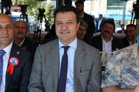 Mahmut Arıkan Saadet Partisi Genel Başkan Adayı oldu — haber görseli