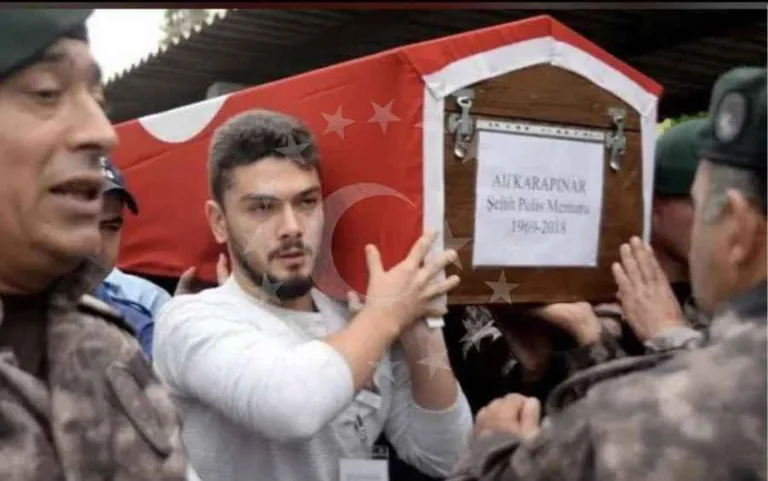 Mersin’de kahreden haber: Polis memuru Mustafa Karapınar şehit oldu — haber görseli