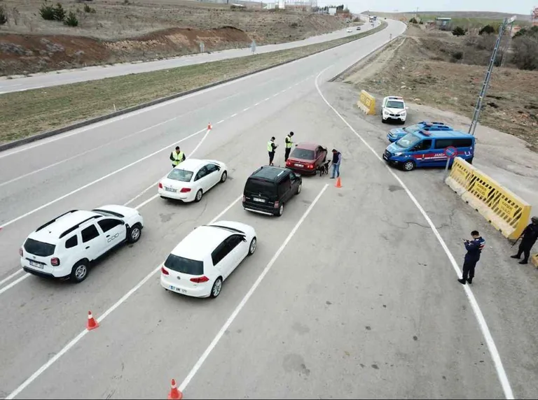 Kayseri'de Bayram Boyunca Trafik Jandarma Timleri 11 Bin Araç Denetledi — haber görseli