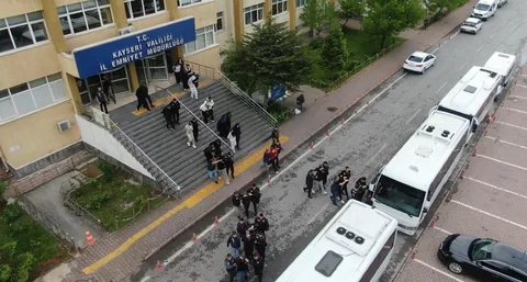 Kayseri Emniyeti'nden Dev Operasyon! 8,6 Milyar TL’lik Yasa Dışı Bahis Ağı Çökertildi: 119 Gözaltı — haber görseli