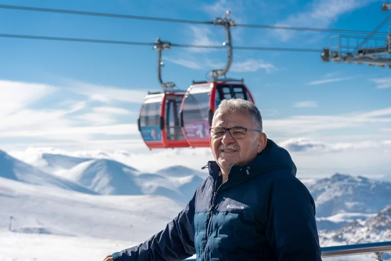 Kayseri’nin Zirvesi , Türk Dünyasının Gözdesi Oldu: Erciyes, Türk Kayak Birliği'ne Katılıyor — haber görseli