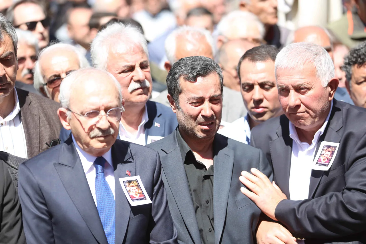 CHP Kayseri İl Başkanı Feyzullah Keskin'in oğlu Hüseyin Keskin Son Yolculuğuna Uğurlandı — haber görseli