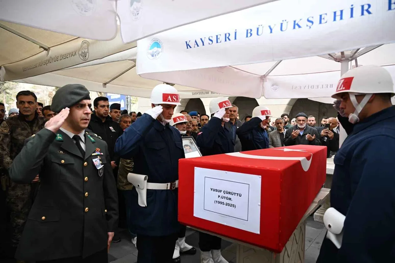 Mardin'de motosiklet kazasında hayatını kaybeden Üsteğmen Yusuf Çürüttü, Kayseri'de defnedildi — haber görseli