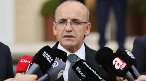 Maliye Harekete Geçti: Ödemeyi IBAN'a Attıran İşletmelere Ceza Geliyor — haber görseli