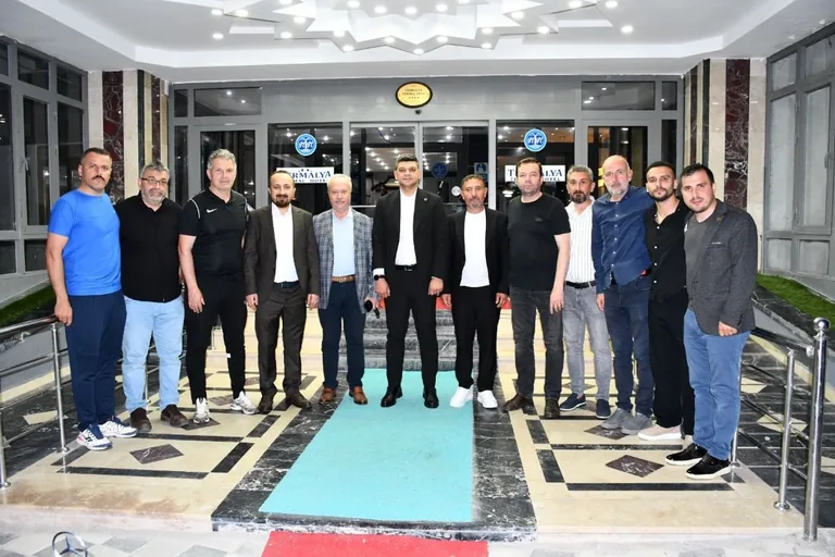 Süper Amatör Küme’ye Yükselen Büyük Toramanspor’dan Görkemli Kutlama — haber görseli