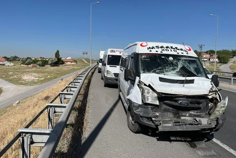 Kuzey Çevreyolunda Korkunç Kaza! TIR, İşçi Servisi ve Kamyonet Çarpıştı: 10 Yaralı — haber görseli