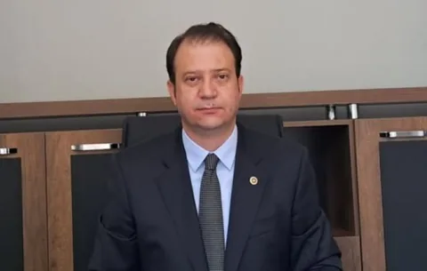 CHP Kars Milletvekili İnan Akgün Alp, partiden kesin İhraç İstemiyle disipline sevk edildi — haber görseli