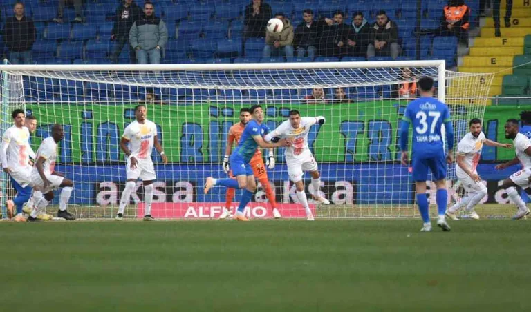 Kayserispor, Deplasmanda Rizespor’a Mağlup Oldu: 3-0 — haber görseli