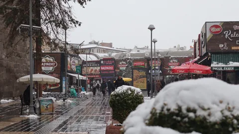 Kayseri Beyaza Büründü: Kar Yağışı 2 Gündür Etkisini Devam Ettiriyor — haber görseli