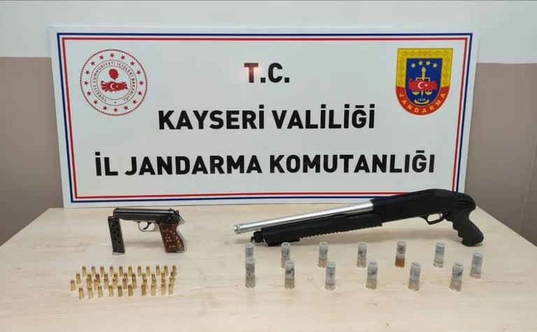 Kayseri’de Jandarmadan Silah Operasyonu: Ruhsatsız Tabanca ve Mühimmat Ele Geçirildi — haber görseli
