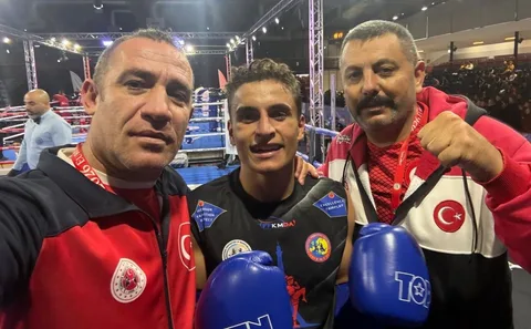 ERVA Spor Okullarının Üç Sporcusu Muaythai Avrupa Şampiyonası'nda İkincilik Elde Etti — haber görseli