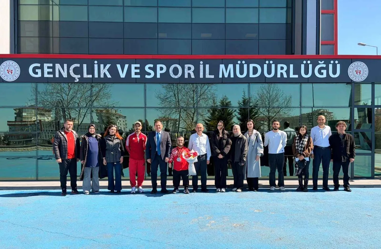 Kayserili Milli Halterci Çağdaş Kaya Avrupa İkincisi Oldu, Kayseri’de Törenle Karşılandı — haber görseli