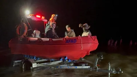 Erciyes Kayak Merkezi Tekir Göletinde Mahsur Kalan 3 Genç Kurtarıldı — haber görseli
