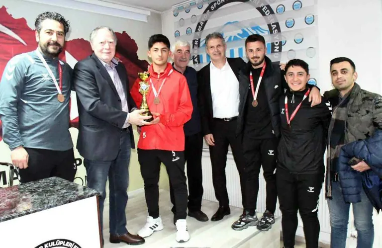 Genç Yetenekler Yine Şampiyon: Talas Belediyespor U16, Kayseri’yi Türkiye Şampiyonası’nda Temsil Edecek — haber görseli