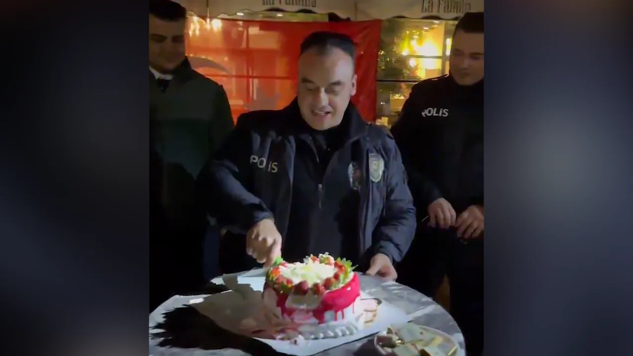 Kayseri'de Görevi Başındaki Polislere Sürpriz Kutlama — haber görseli
