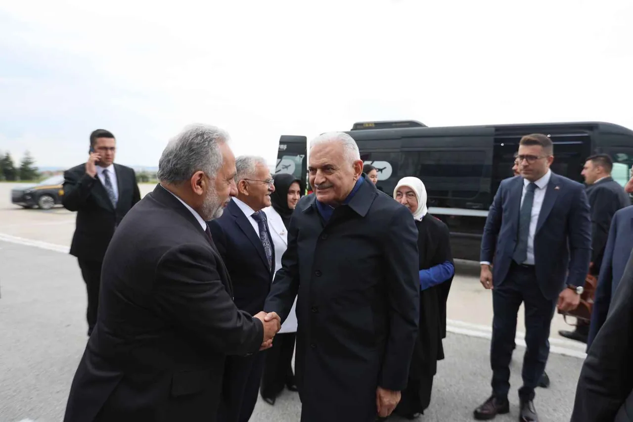 Eski Başbakan Binali Yıldırım'dan Kayseri Çıkartması — haber görseli