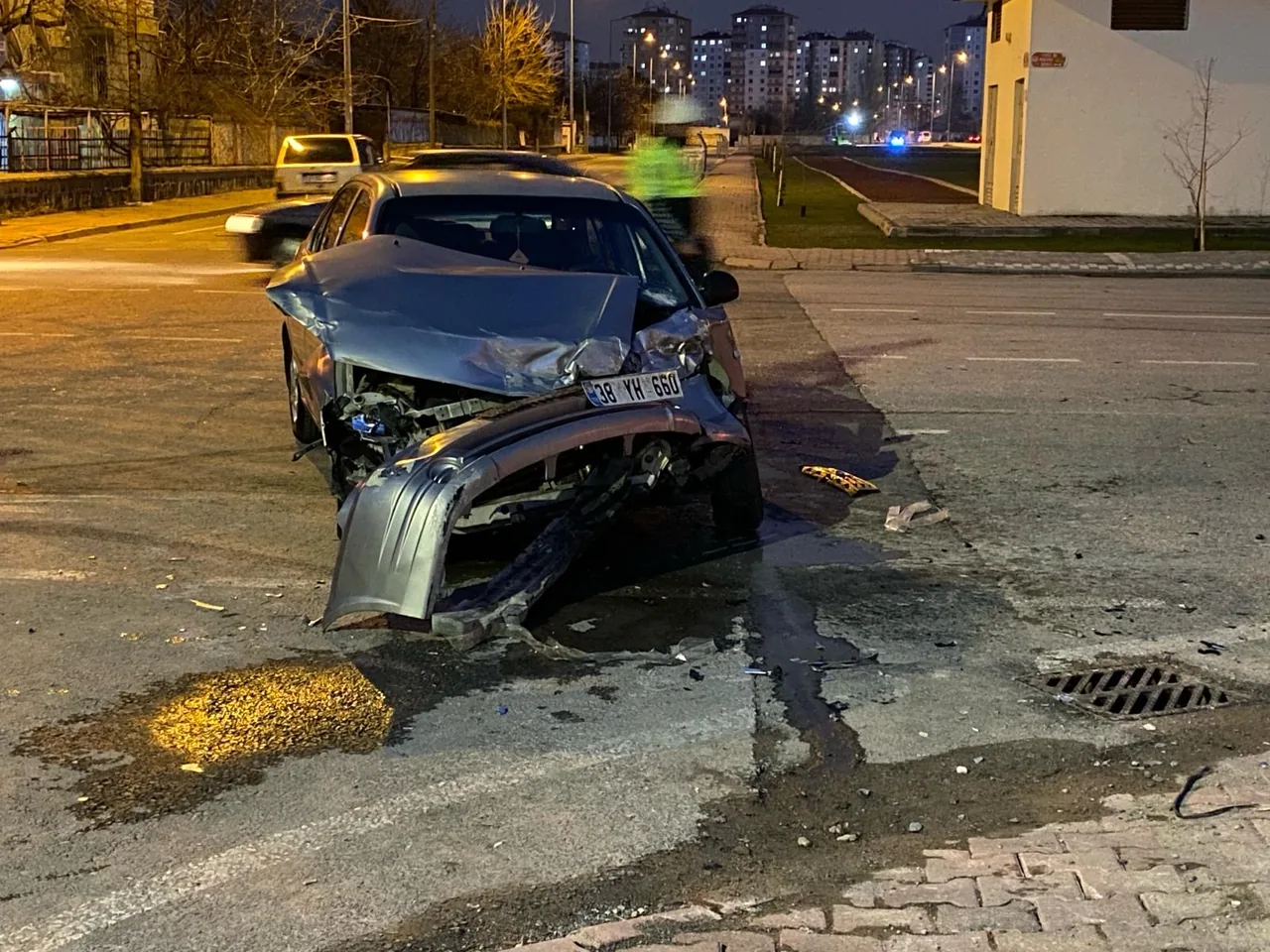 Kayseri Yavuzlar Mahallesinde Otomobil ile İşçi Servisi Çarpıştı: 3 Yaralı — haber görseli