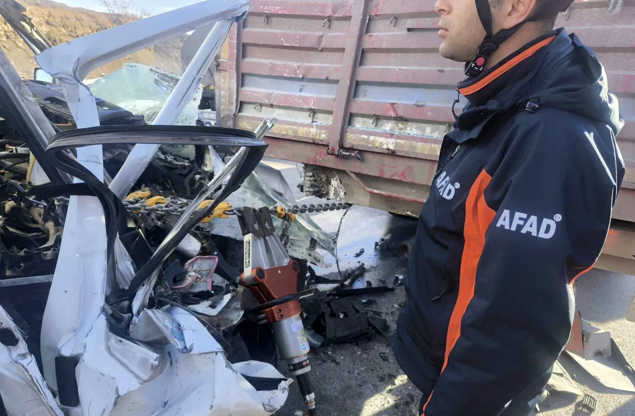 Kayseri’deki Servis Kazasından Acı Haber: Sürücü Celal Karatut Hayatını Kaybetti — haber görseli