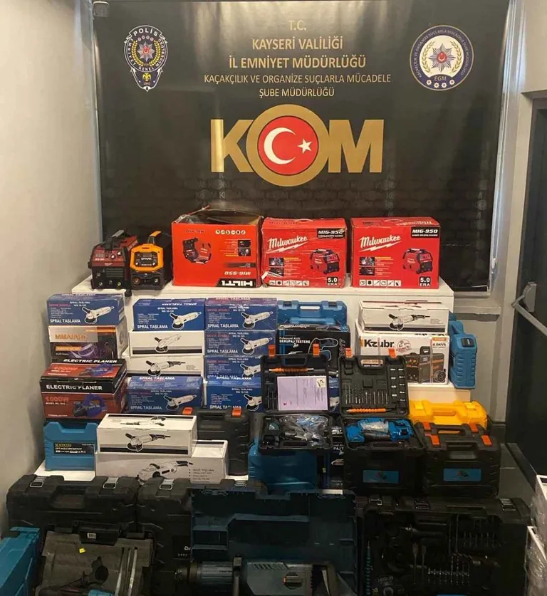 Kayseri'de  Kaçakçılara Büyük Darbe: 23 Şüpheli Yakalandı  4 Şahıs Tutuklandı — haber görseli