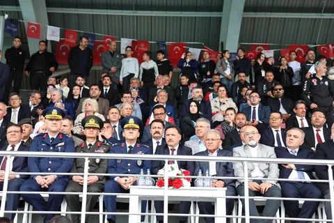 Kayseri’de 19 Mayıs Coşkusu: Bağımsızlık Meşalesi Atatürk Spor Kompleksi'nde Yeniden Parladı! — haber görseli