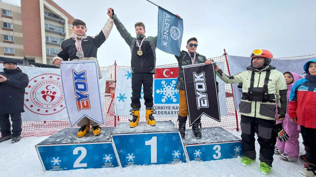 Kayseri Erzurum’da Zirveye Çıktı! Pistlerin Tozunu Attırdılar: Kayserili Snowboardculardan 14 Madalya — haber görseli