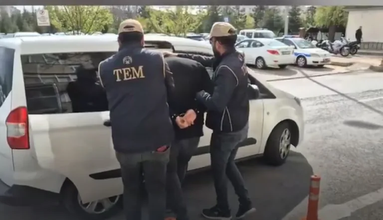 Kayseri'de FETÖ Operasyonu: Gaybubet Evlerine Baskın, 3 Şüpheli Yakalandı! — haber görseli