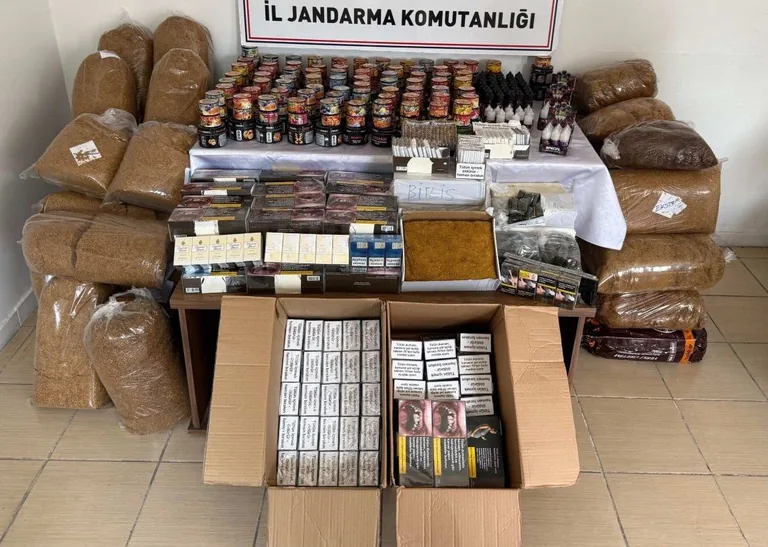 Kayseri'de Kaçakçılık Operasyonu! Çok Sayıda Makaron ve Tütün Ele Geçirildi — haber görseli