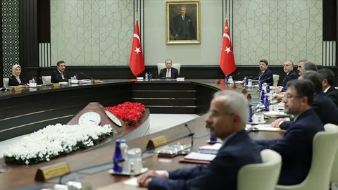 Gözler Kabine Toplantısı'nda! İşte Toplantının Ana Gündem Maddeleri — haber görseli