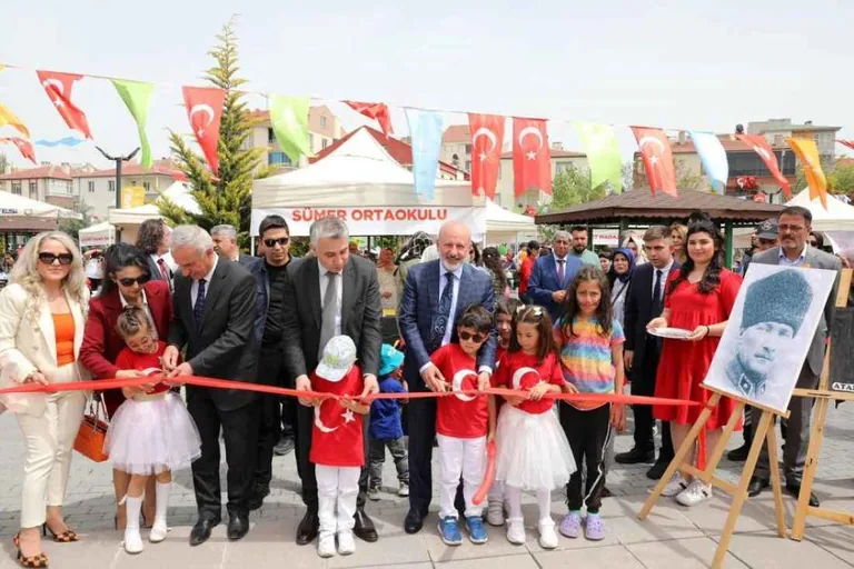 KOCASİNAN’DA 3 GÜN SÜRECEK OLAN ÇOCUK ŞENLİKLERİ BAŞLADI — haber görseli