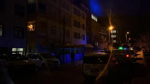 Selçuklu Mahallesi'nde Korkunç Cinayet! 34 Yaşındaki Kadın, 20 Yaşındaki Sevgilisini Öldürdü — haber görseli