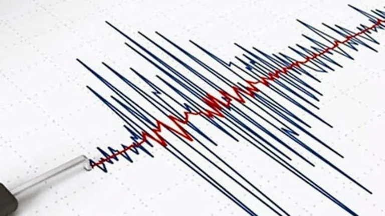 Son Dakika! İzmir Karaburun Açıklarında 4.2 Büyüklüğünde Deprem — haber görseli