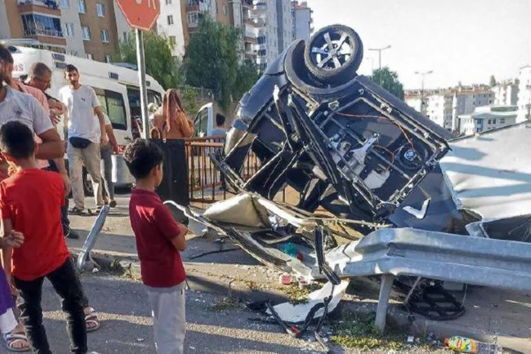 Battalgazi'de Korkunç Kaza: Takla Atan Araç Bariyerlere Çarptı! — haber görseli