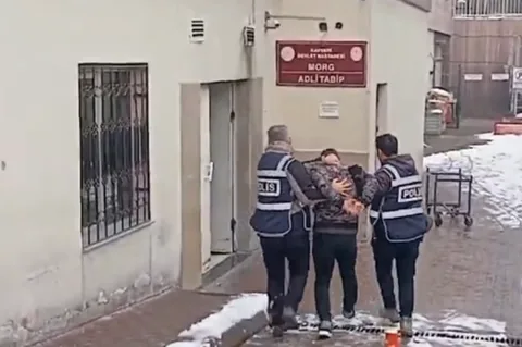 Kayseri'de Filmleri Aratmayan Operasyon: Şüpheli Halıların Arasında Yakalandı — haber görseli