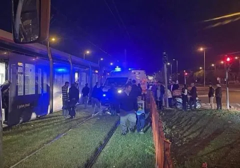 Kayseri'de Feci Kaza! TRAMVAYIN ÇARPTIĞI YAYA AĞIR YARALANDI — haber görseli