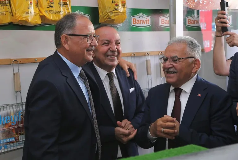 Bakan Özhaseki’den Pınarbaşı Esnafına Ziyaret — haber görseli