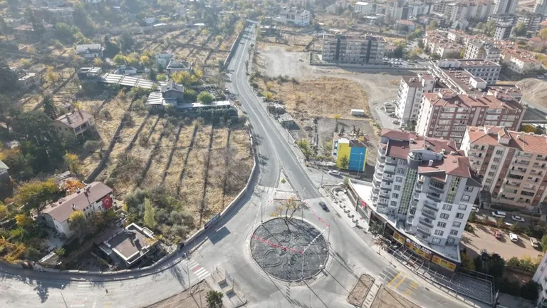 Kayseri Büyükşehir, Talas Atatürk Bulvarı’nı Yenileyip Trafiğe Açtı — haber görseli