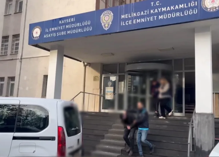 Kayseri’de İş İnsanlarına Şantaj Çetesi Çökertildi! Gizli Kayıtlarla Şantaj Yapıyorlardı — haber görseli