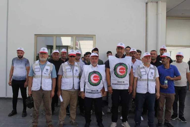 Sendikalı Çalışanlar İşten Çıkarıldı: HAK-İŞ'ten Kayseri Şehir Hastanesine Sert Uyarı — haber görseli
