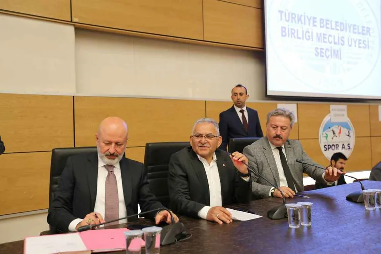 Türkiye Belediyeler Birliği Meclis Üyesi Seçimleri’nde Olay: CHP Meclisi Terk Etti — haber görseli