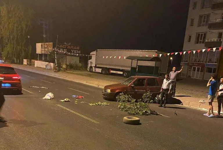 Kayseri'de Trafik Kazası: Erkilet Bulvarı'nda Araç Duvara Çarptı! — haber görseli