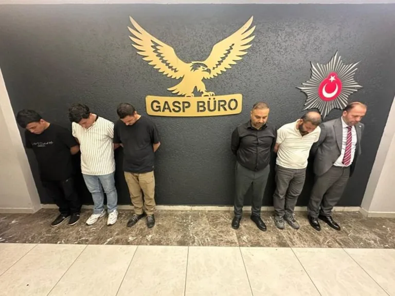 'Cumhur İttifakı Ocakları' İsmiyle AVM denetleyen Ferhat Aydoğan ve 5 şüpheli gözaltına alındı — haber görseli
