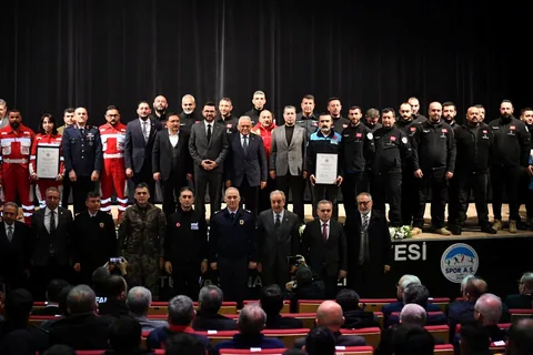 6 Şubat Depremi Kayseri’de Anıldı: Gözyaşları Sel Oldu — haber görseli