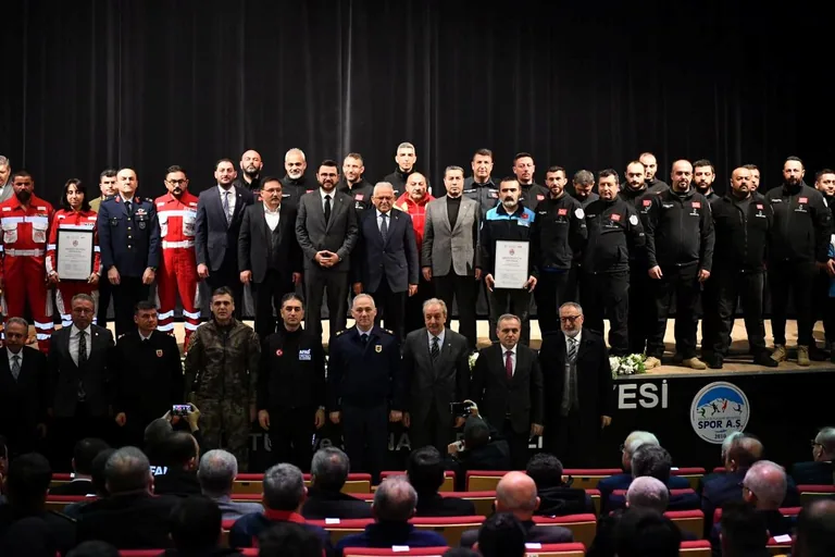 6 Şubat Depremi Kayseri’de Anıldı: Gözyaşları Sel Oldu — haber görseli