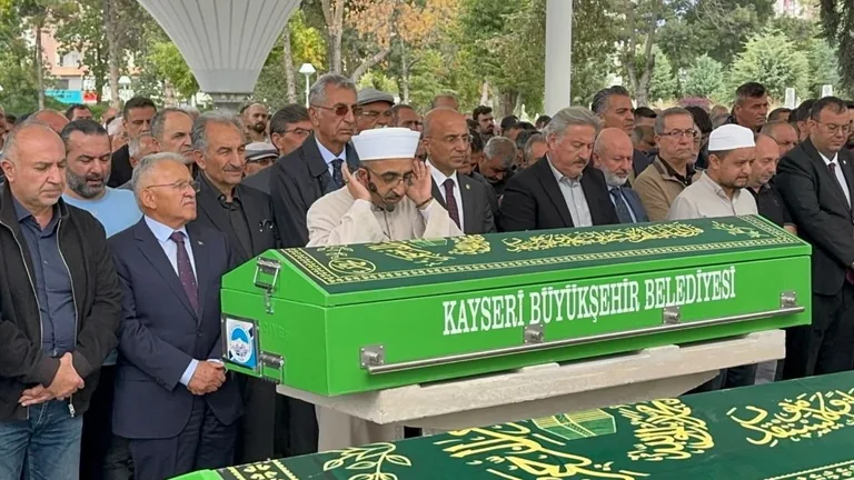 Kocasinan Belediyesi kurucu Başkanı Ali İhsan Alçı son yolculuğuna uğurlandı — haber görseli