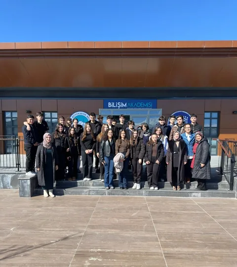 Kayseri’de Bilim Rüzgarı: Gençler Geleceğin Teknolojileriyle Buluştu — haber görseli