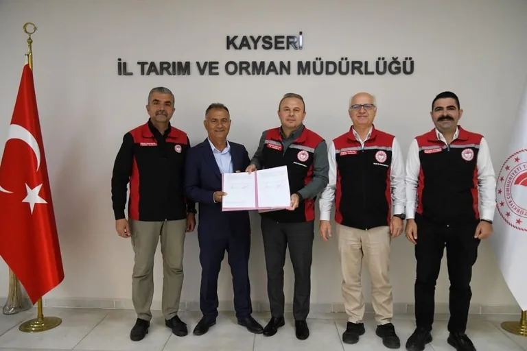 Sığır Yetiştiriciliğinde Kimliklendirme Dönemi Başlıyor: Kayıt Sistemi İçin Protokol İmzalandı — haber görseli