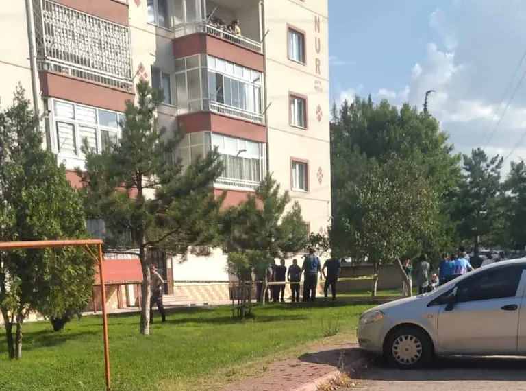 Belsin Selimiye'de Komşular Arasında Silahlı Kavga: 2 Yaralı — haber görseli